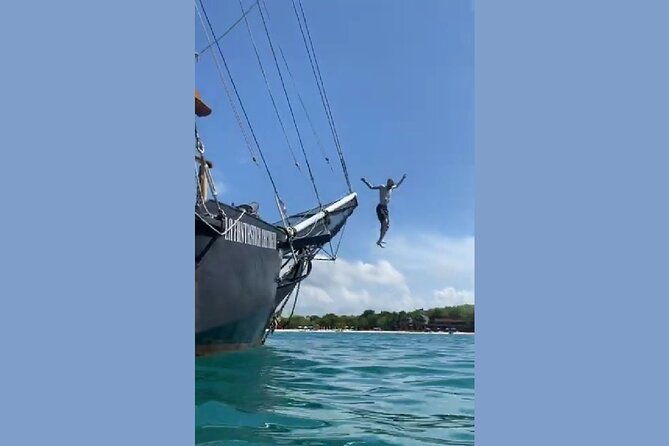 playa-blanca-in-baru-island-colombia-pirate-adventuredrinks