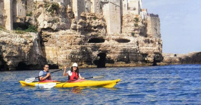 polignano-kayak-tour-swimming-stop-in-cave