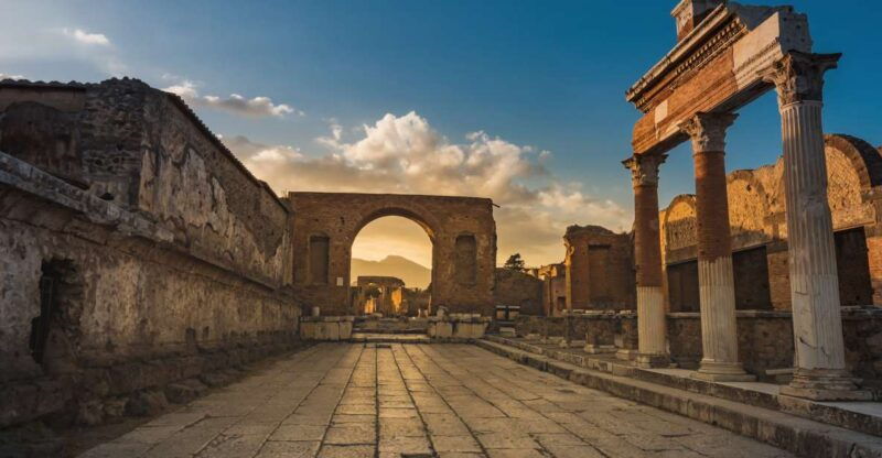 pompeii-guided-tour-with-archaeologist