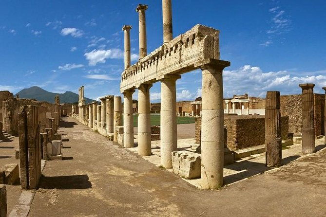 pompeii-ruins-excursion-for-3-hours-round-trip-included