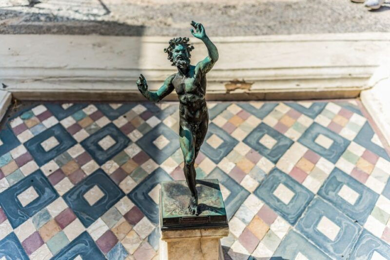 pompeii-small-group-tour-with-an-archaeologist-2