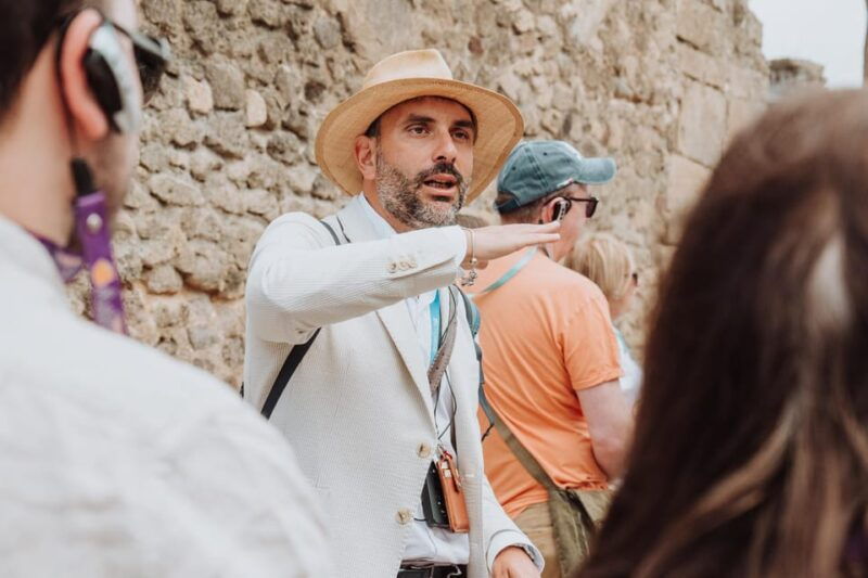 pompeii-small-group-tour-with-an-archaeologist-for-15-people