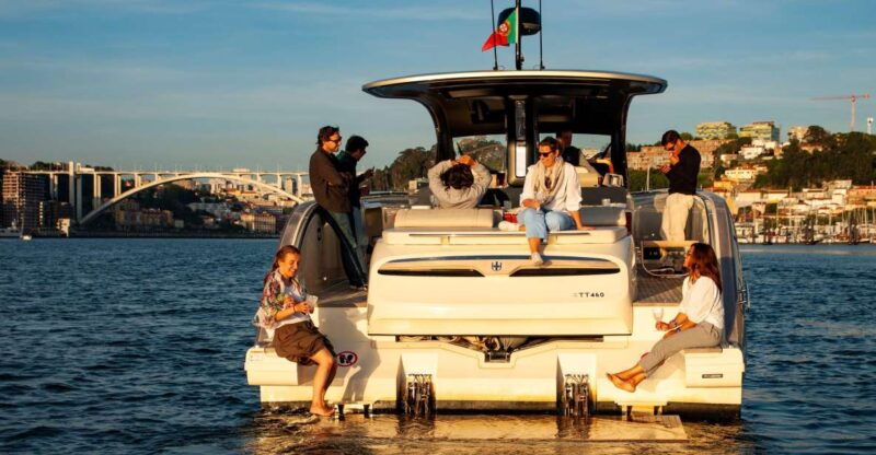 porto-2h-sunset-private-luxury-yacht-in-the-douro
