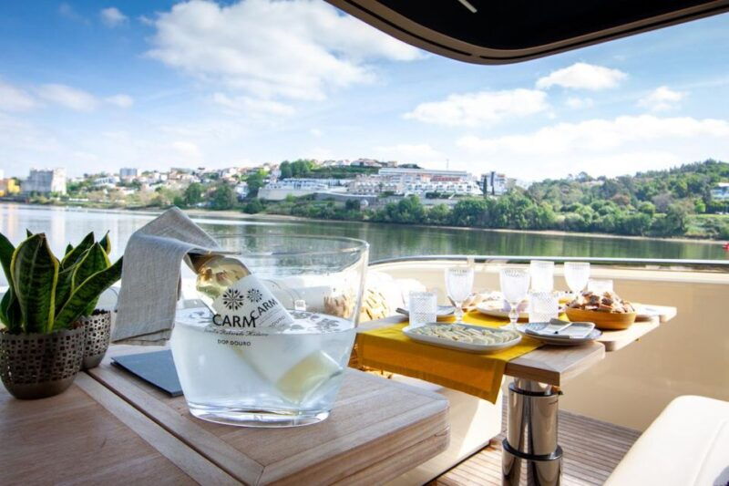 porto-fullday-private-luxury-yacht-in-the-douro