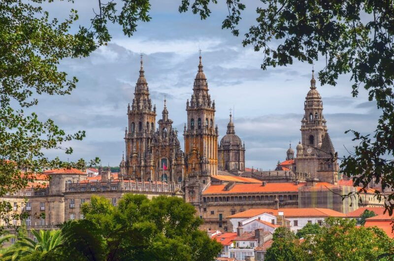 porto-santiago-de-compostela-and-valenca-do-minho-day-tour