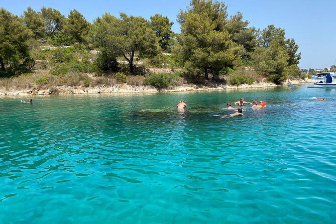 private-blue-lagoon-and-shipwrek-tour-from-trogir-and-split