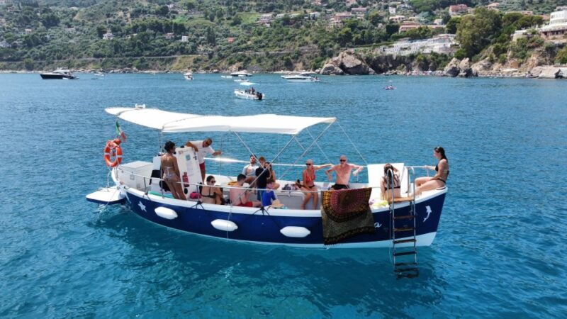private-boat-excursion-along-the-coast-of-cefalu