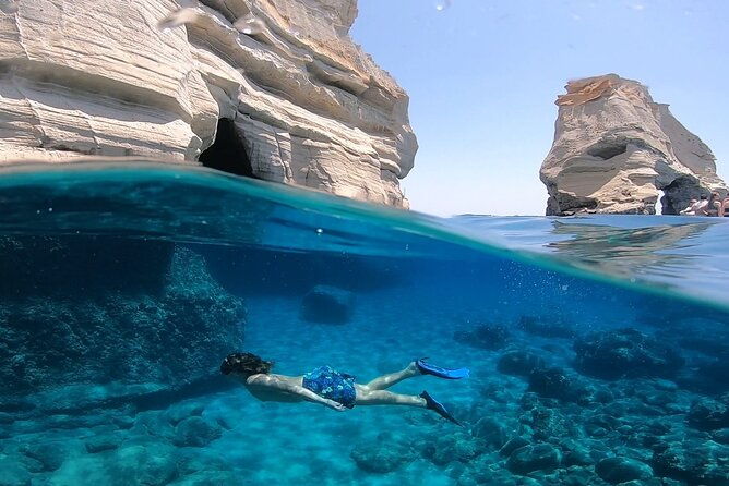 private-boat-tour-in-milos-with-lunch