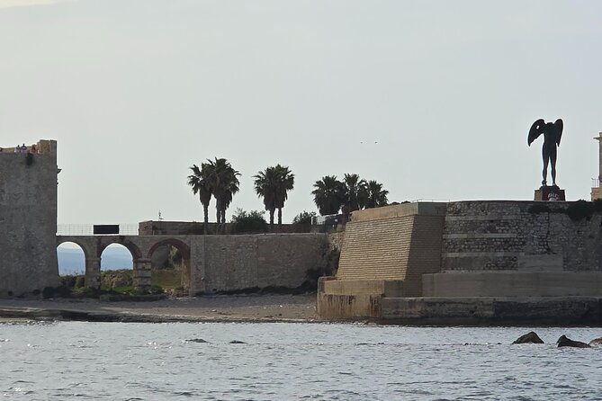 private-boat-tour-of-the-island-of-ortigia-and-the-sea-caves