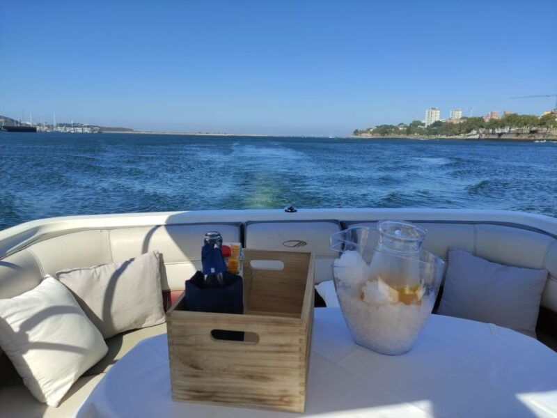 private-boat-tour-to-ponte-d-luis-1h-group-price-up-to-6px