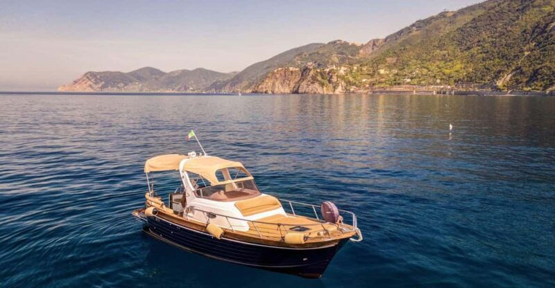 private-boat-tour-to-the-gates-of-the-cinque-terre-hd