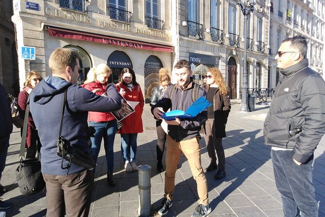private-bordeaux-walking-tour-with-la-cite-du-vin-and-a-canele