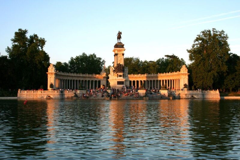 private-city-tour-madrid-with-driver-and-guide