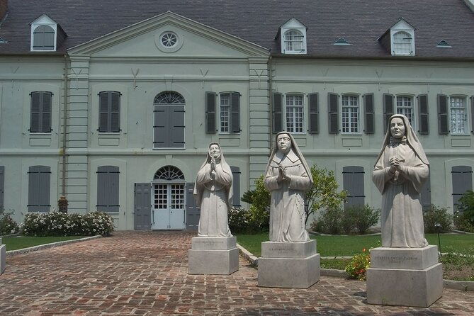 private-darkside-of-new-orleans-tour-spirits-vampire-and-voodoo