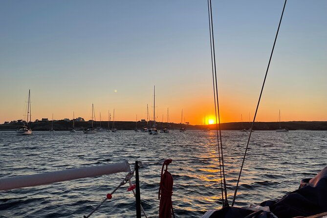 private-day-trip-at-sea-sailing