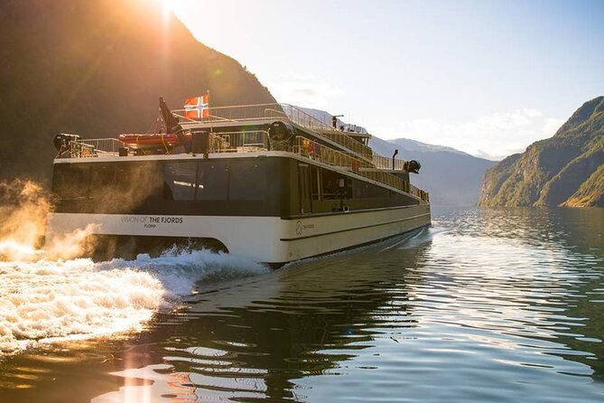 private-guided-tour-premium-naeroyfjord-cruise-and-flam-railway