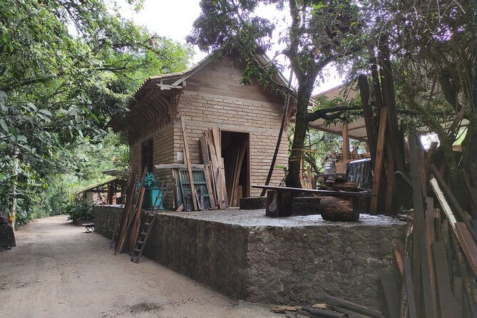 private-hike-to-the-hidden-railway-line-near-medellin