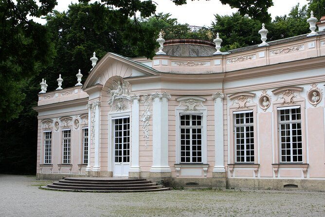 private-munich-old-town-and-nymphenburg-castle-with-meal