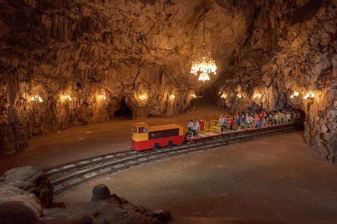private-postojna-cave-predjama-castle-tour-from-ljubljana