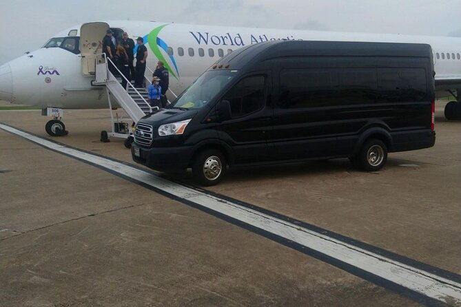 private-shuttle-galveston-to-hobby-airport-hou-for-10-travelers