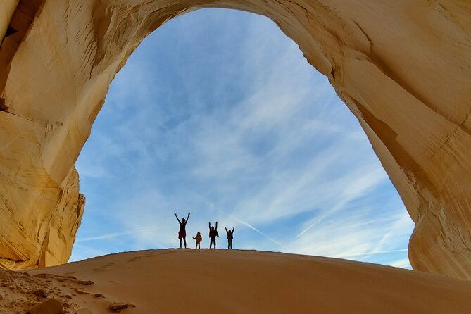 private-sunset-guided-tour-to-great-chamber-by-four-wheel-drive