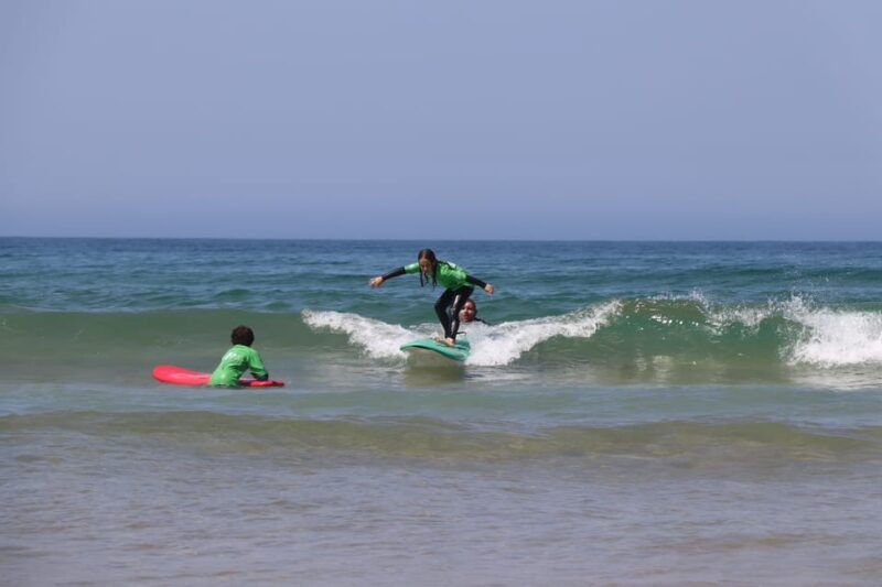 private-surf-class-with-photoshoot-in-caparica