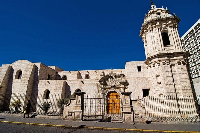 private-tour-colonial-arequipa-recoleta-convent-and-casa-del-moral
