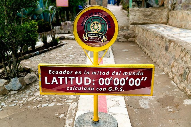 private-tour-equator-linehummingbirds-garden-2-hour-hike-in-a-primary-forest