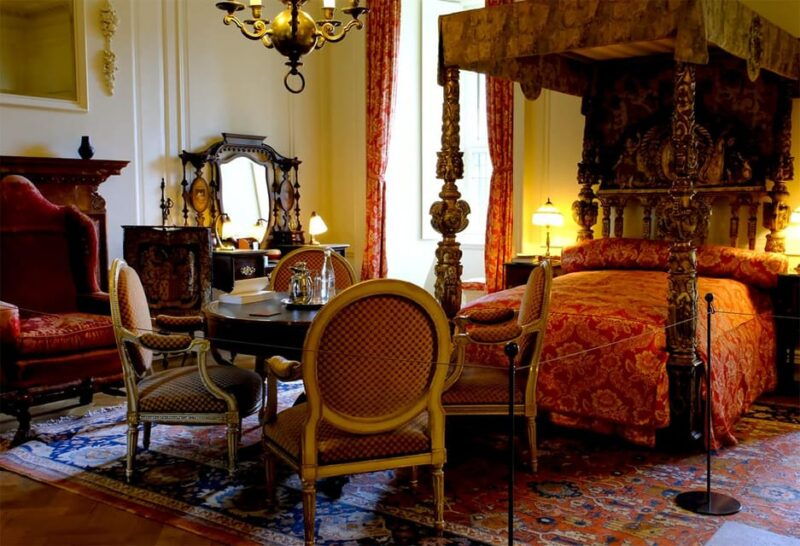 private-tour-from-amsterdam-de-haar-castle-railway-museum