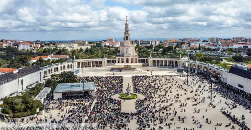 private-tour-from-lisbon-fatima-batalha-obidos-nazare