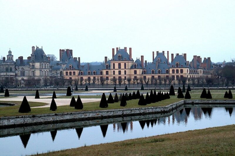 private-tour-to-chateaux-of-fontainebleau-from-paris