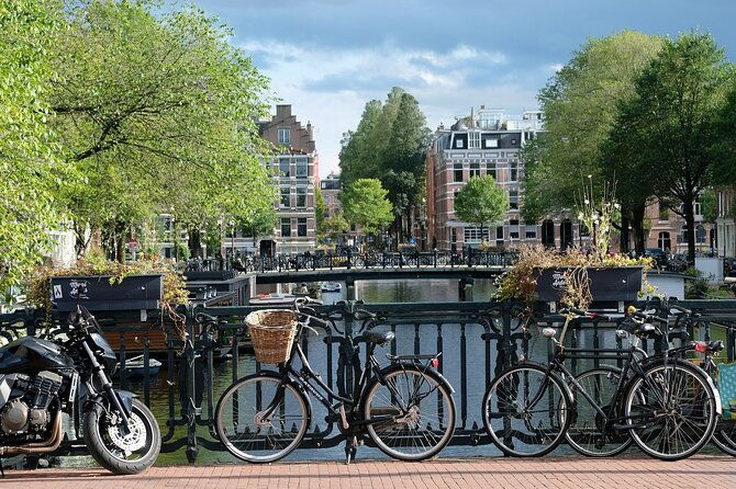 private-transfer-from-brussels-to-amsterdam-2h-stop-in-utrecht