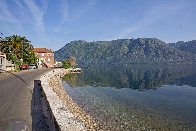 private-transfer-from-dubrovnik-to-kotor-with-hotel-pick-up-and-drop-off