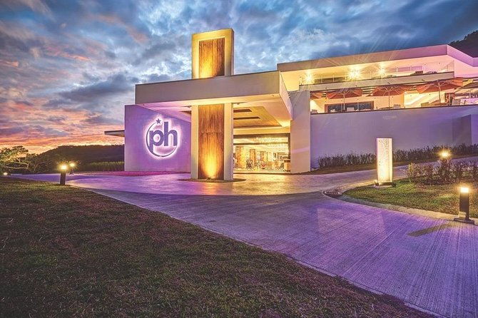 private-transfer-from-liberia-airport-to-planet-hollywood-costa-rica