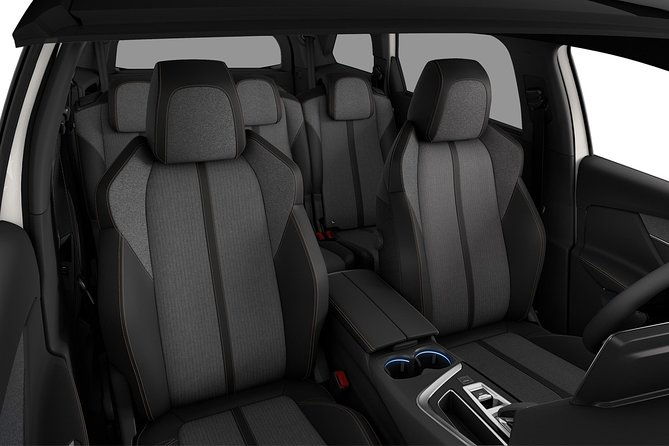 private-transfer-from-reykjavik-hotels-to-keflavik-airport