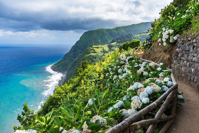 private-transfer-from-ribeira-grande-to-azores-pdl-airport
