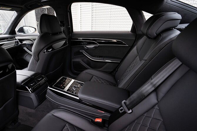 private-transfer-goa-airport-to-genoa-savona-or-portofino-by-luxury-vehicle