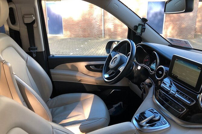private-transfer-schiphol-ams-to-or-from-rotterdam