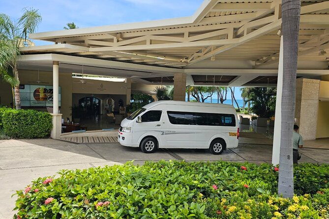 private-transportation-from-dreams-las-mareas-to-liberia-airport
