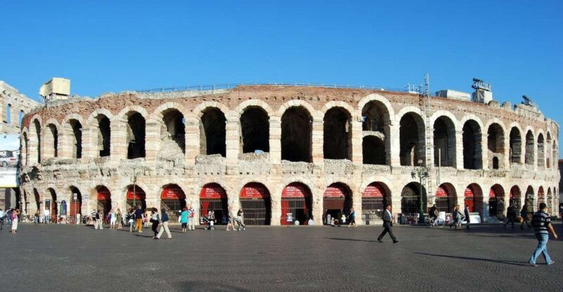 private-walking-tour-of-verona-with-tickets-included