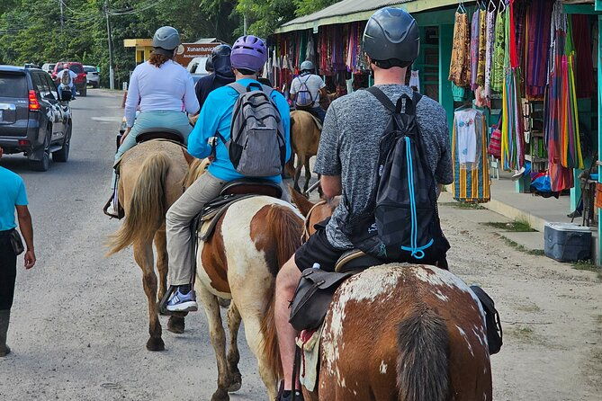 private-xunantunich-horseback-riding-tour-plus-lunch