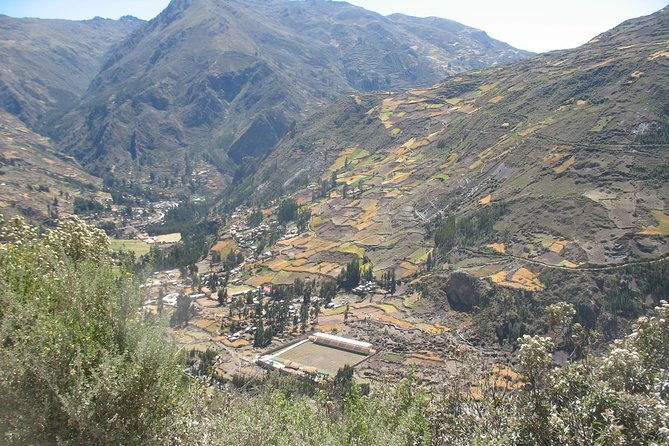 querococha-lake-and-chavin-ruins-and-from-huaraz
