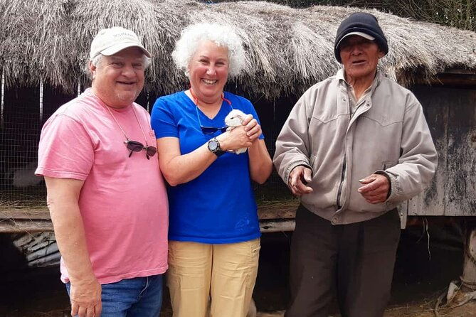 quilotoa-crater-lake-private-day-tour-trekking-market-art-and-llamas