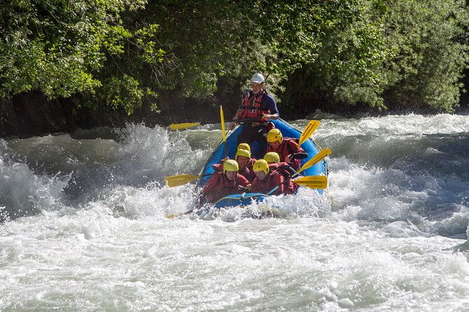rafting-at-the-foot-of-mont-blanc-in-chamonix