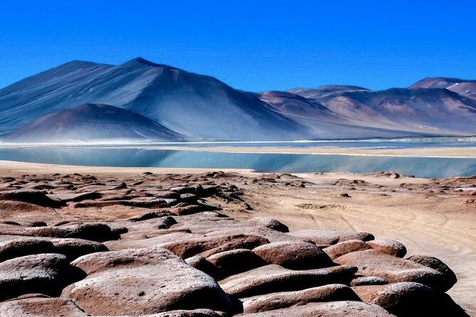 red-stones-altiplanica-lagoons
