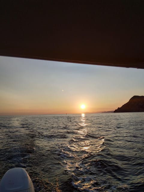 riomaggiore-cinque-terre-sunset-tour-with-wine-focaccia