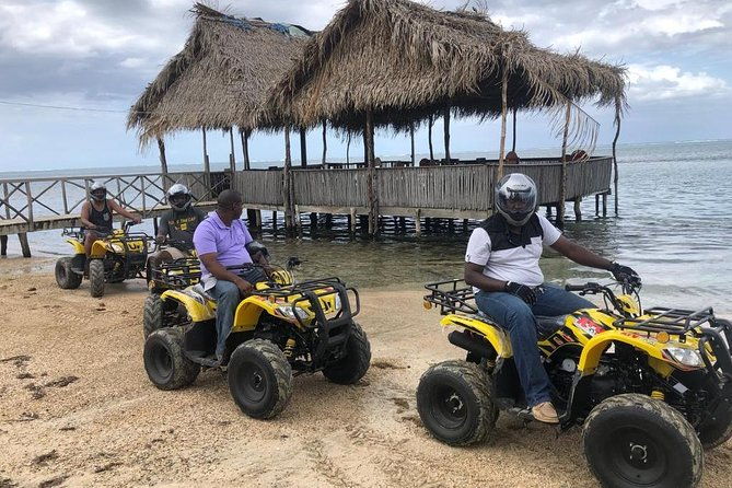 roatan-atv-thrilling-community-tour