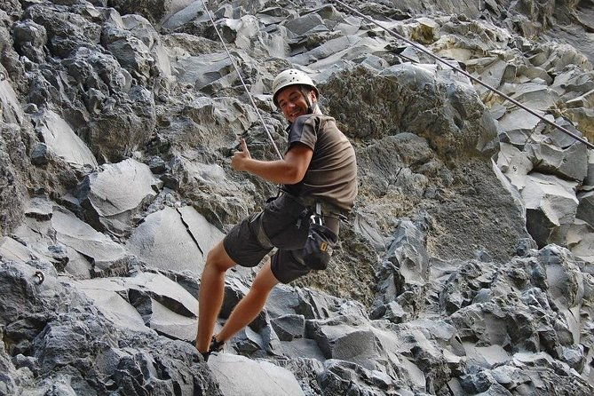 rock-climbing-climbing-in-holy-water-baths-natural-walls