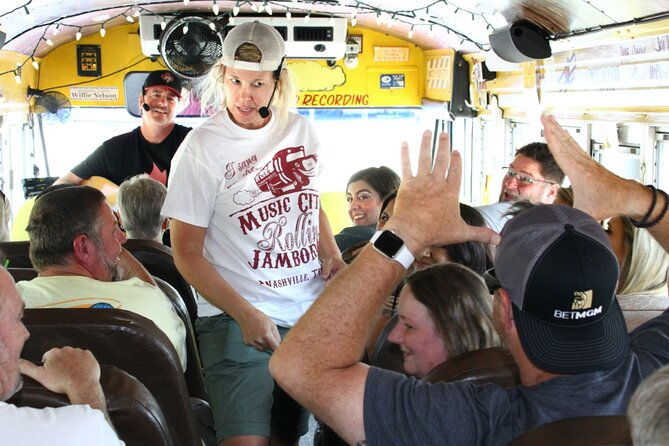 rollin-jamboree-comedy-country-sing-along-guided-tour-2