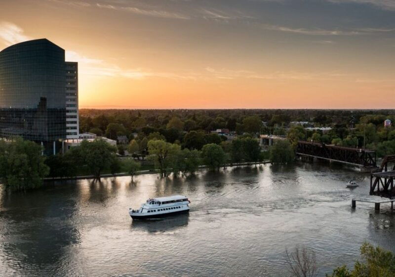sacramento-new-years-eve-rock-the-yacht-cruise-2